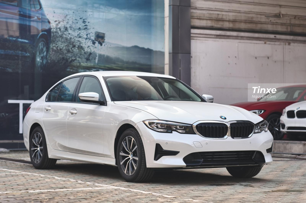 BMW 320i Sport Line. BMW 320i Sport Line.