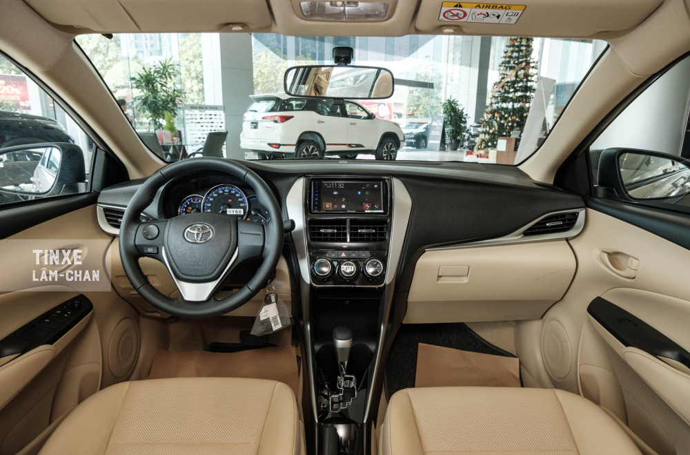 Nội thất của Toyota Vios E CVT 2020 được bọc da tương tự như bản G CVT.