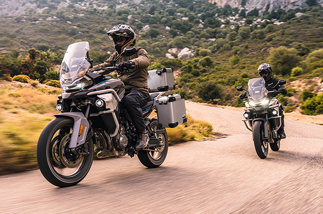 Chiếc xe Adventure sở hữu đầy đủ trang bị cho những chuyến đi dài