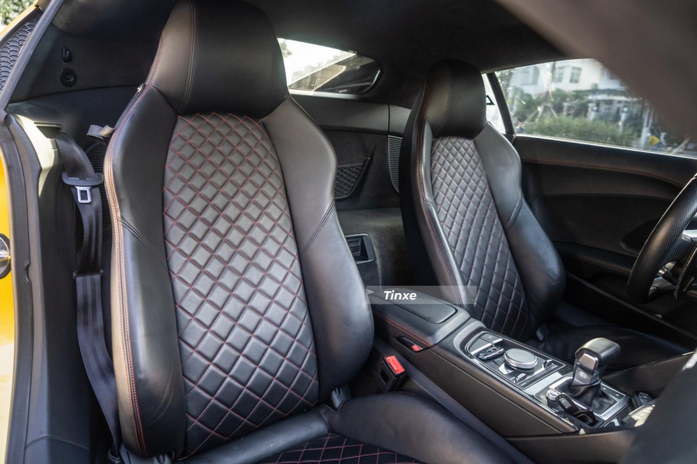 Ghế ngồi của siêu xe Audi R8 V10 Plus