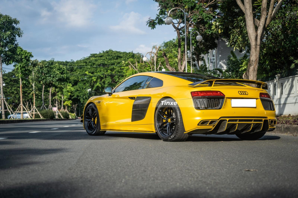 Audi R8 V10 PLus không lỗi thời sau khi qua tay của drifter này