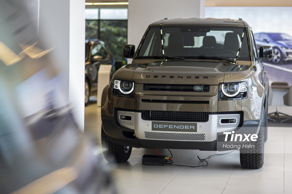 Đ&aacute;nh gi&aacute; Land Rover Defender 90 - Land Rover Defender 90 sẽ l&agrave; một lựa chọn cho những ai muốn t&igrave;m kiếm sự kh&aacute;c biệt.