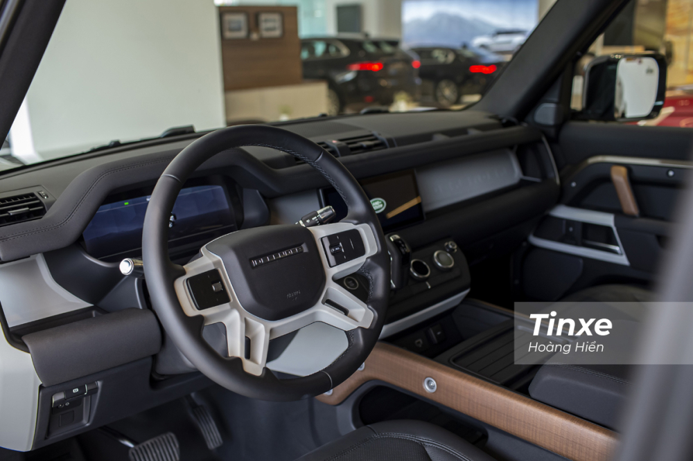 Đ&aacute;nh gi&aacute; Land Rover Defender 90 - Kh&aacute;ch h&agrave;ng c&oacute; thể lựa chọn th&ecirc;m tuỳ chọn 6 chỗ ngồi