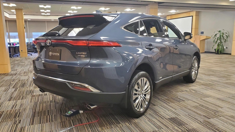 Thiết kế đu&ocirc;i xe Toyota Venza 2021.