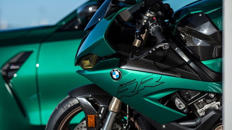 BMW S1000RR Isle of Man Edition chính thức ra mắt với màu sơn đặc biệt