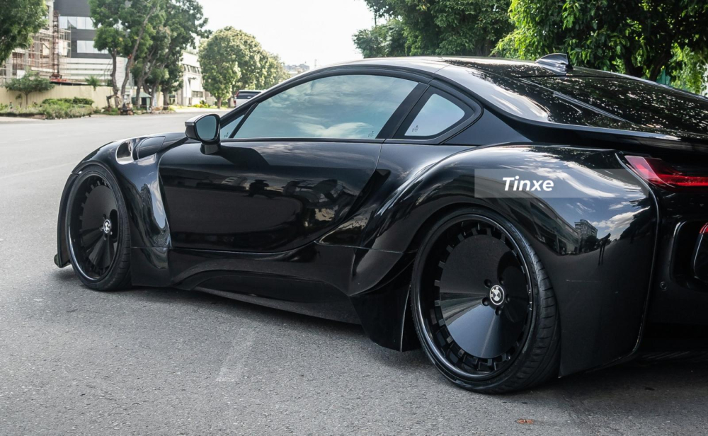 Body kit thân rộng của BMW i8 do thợ Việt chế tạo