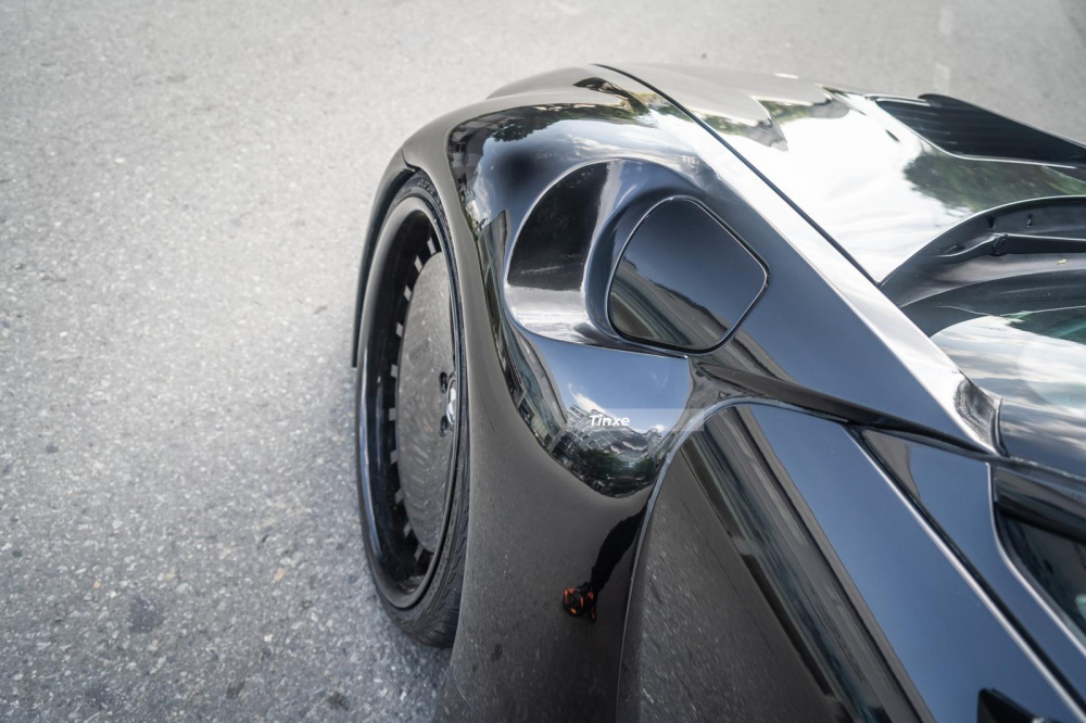 Cách xử lý bộ widebody trên BMW i8 của thợ Việt khá hài hoà