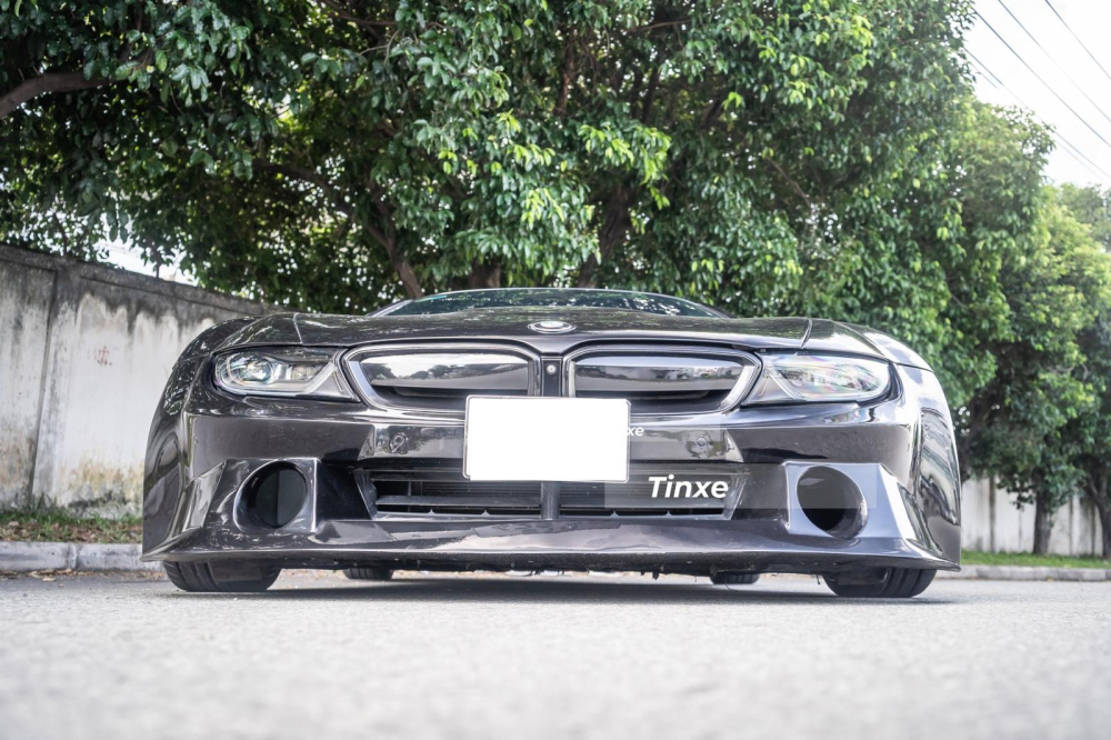 BMW i8 của người yêu xe Sài thành biến hình với bản độ thân rộng cá tính