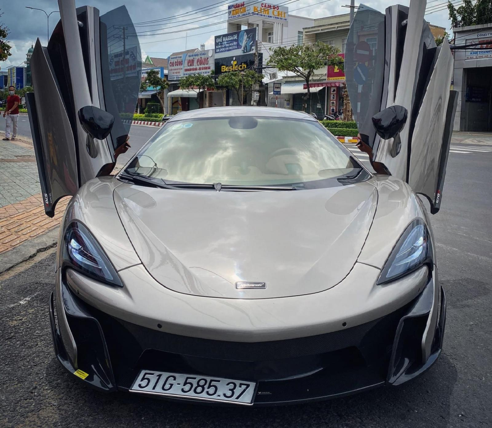 Rời vòng tay của Tống Đông Khuê, siêu xe McLaren 570S về làm dâu ở Bến Tre