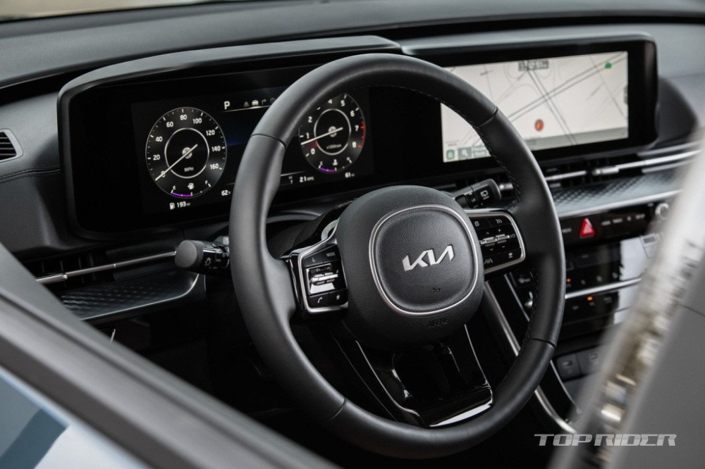 Nội thất b&ecirc;n trong Kia Sedona 2022 