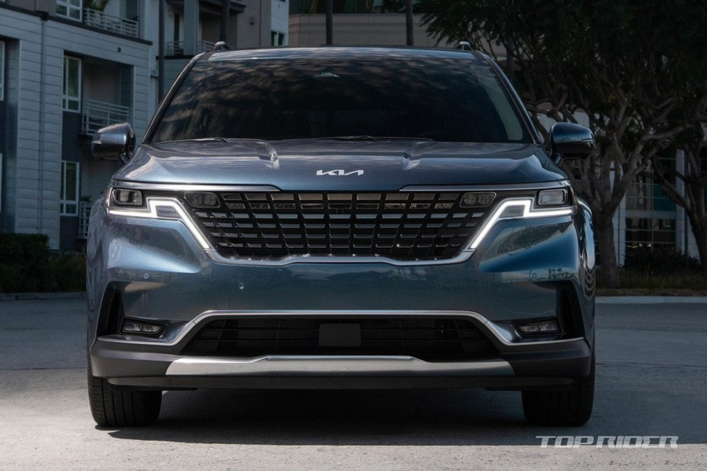 Kia Sedona 2022 tại H&agrave;n Quốc được bổ sung lưới tản nhiệt giống xe ở Mỹ