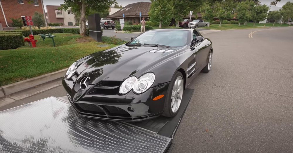 Chiếc Mercedes-Benz SLR McLaren Coupe m&agrave;u đen