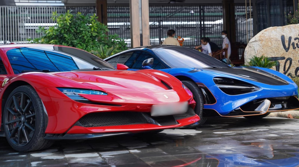Siêu xe giới hạn McLaren 765LT so dáng cùng Ferrari SF90 Stradale