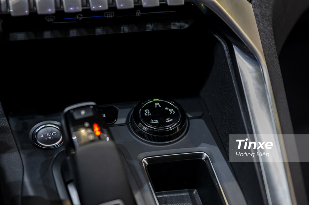 Grip Control dạng n&uacute;m xoay l&agrave; hệ thống giả lập một số t&iacute;nh năng đi qua c&aacute;c đoạn đường trơn, mất độ b&aacute;m để hỗ trợ người l&aacute;i xe.