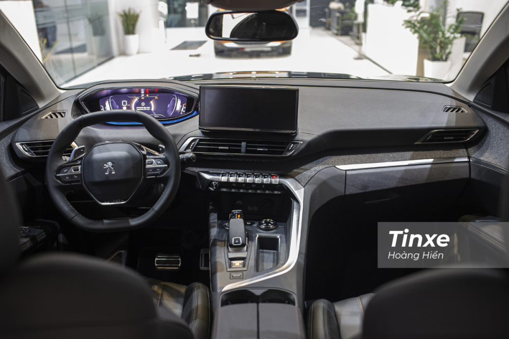Nội thất của Peugeot 3008 mới vẫn l&agrave; ng&ocirc;n ngữ i-Cockpit.
