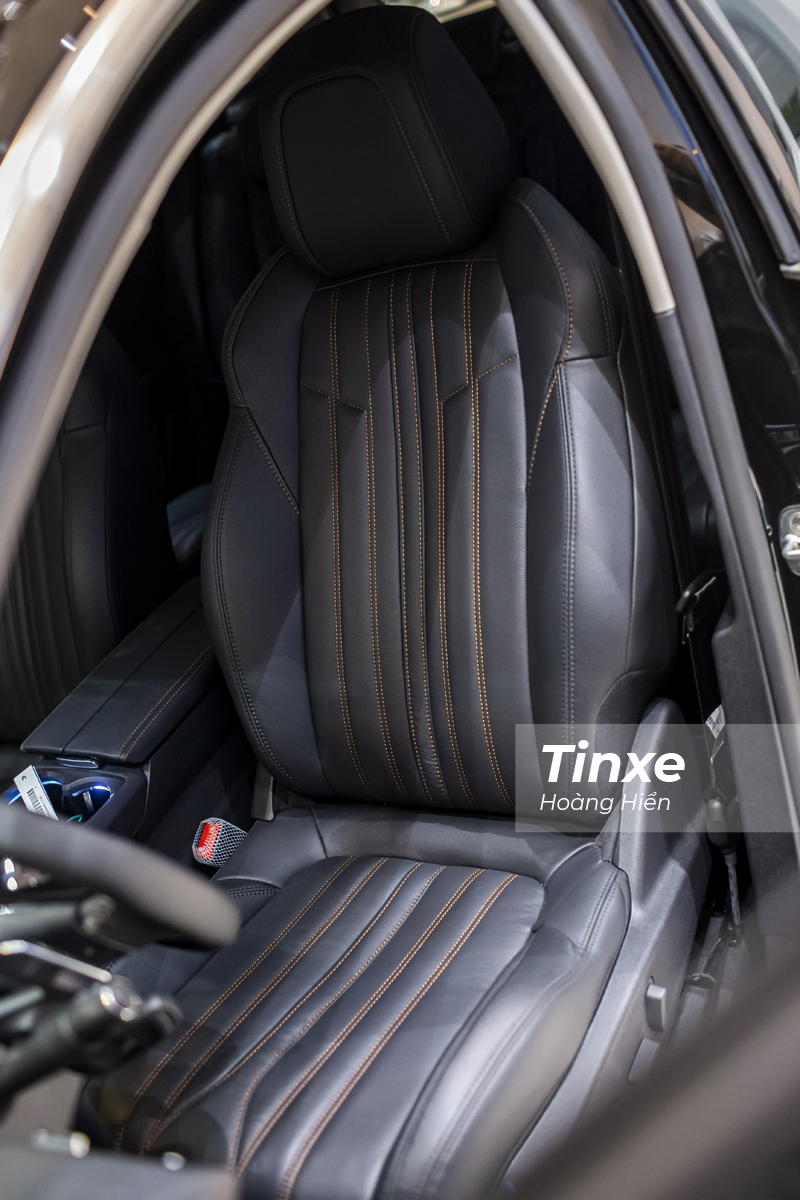 Nội thất của Peugeot 3008 mới được bọc da Claudia cao cấp.