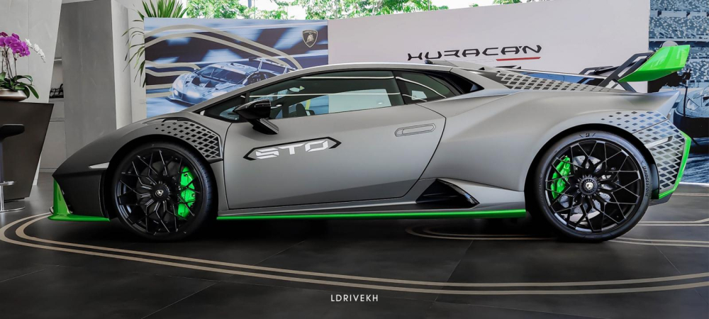 Cận cảnh si&ecirc;u xe Lamborghini Huracan STO đầu ti&ecirc;n đến Campuchia