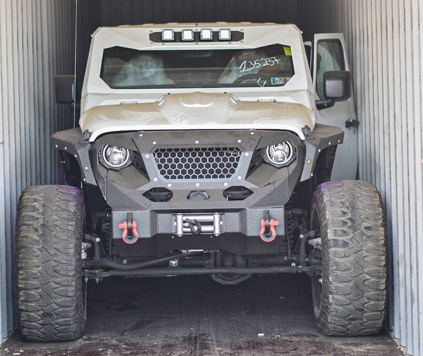 Apocalypse HellFire 6x6 được chế từ 1 chiếc xe Jeep