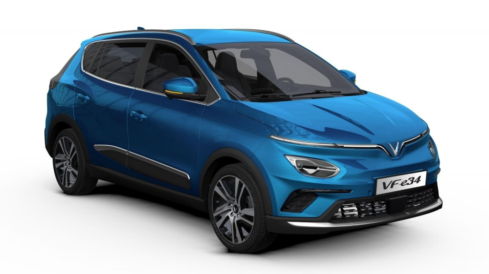 VinFast VF e34 có giá niêm yết là 690 triệu đồng, dự kiến sẽ chính thức bàn giao cho khách đặt mua vào đầu tháng 11 tới đây.
