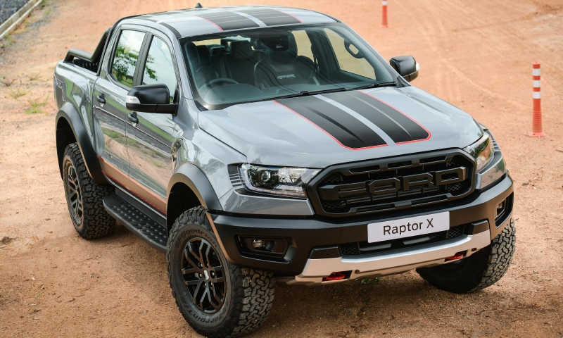Ford Ranger Raptor X 2021 có những đường kẻ trên nắp ca-pô Ford Ranger Raptor X 2021 có những đường kẻ trên nắp ca-pô