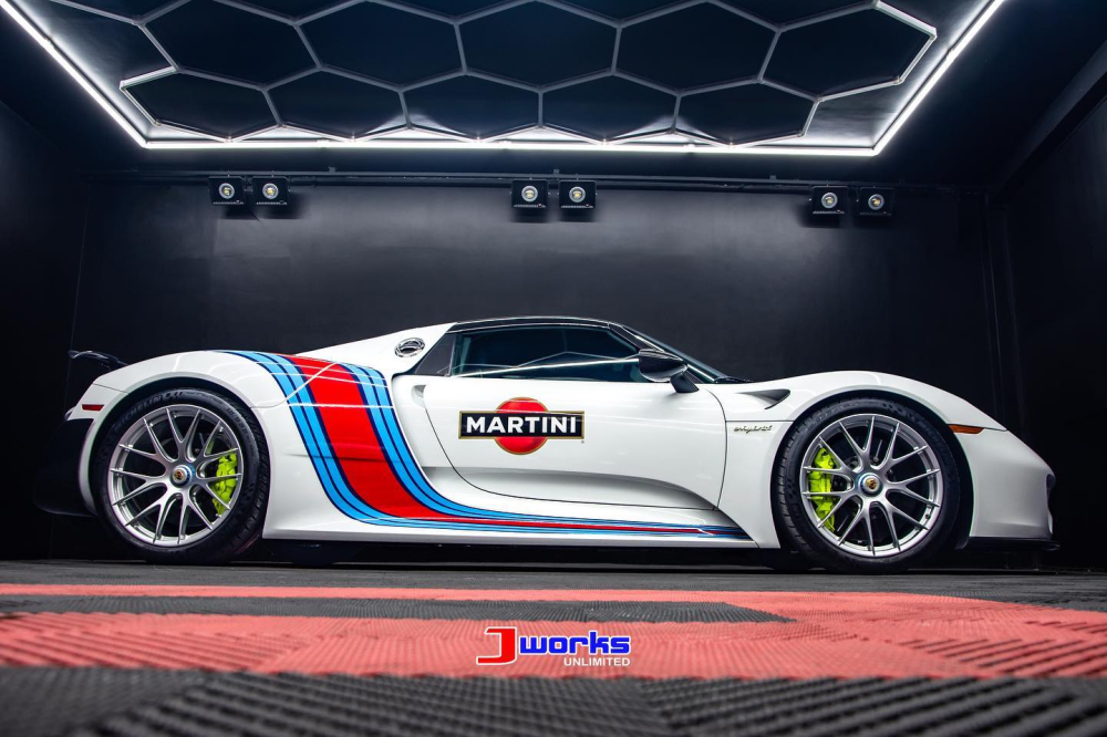 Porsche 918 Spyder có 2 tuỳ chọn là bộ áo Martini và gói Weissach Package Porsche 918 Spyder có 2 tuỳ chọn là bộ áo Martini và gói Weissach Package