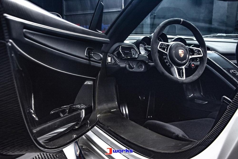 Nội thất xe Porsche 918 Spyder Nội thất xe Porsche 918 Spyder