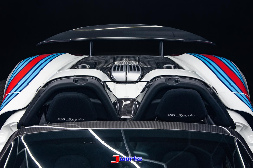 Porsche 918 Spyder có gói Weissach Package mang đến trọng lượng nhẹ hơn so với bản tiêu chuẩn Porsche 918 Spyder có gói Weissach Package mang đến trọng lượng nhẹ hơn so với bản tiêu chuẩn