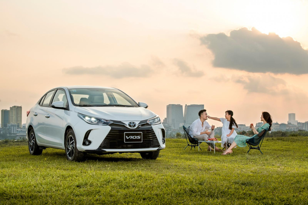 B&aacute;n được 1.789 xe ở th&aacute;ng 5/2021, Toyota Vios th&agrave;nh c&ocirc;ng ở vị tr&iacute; số 1 ph&acirc;n kh&uacute;c sedan hạng B nhưng vẫn xếp sau VinFast Fadil (1.868 xe) tr&ecirc;n bảng xếp hạng 10 xe b&aacute;n chạy nhất to&agrave;n thị trường.