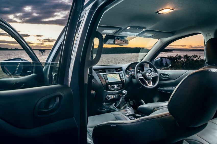 Nội thất của Nissan Navara Pro-4X Warrior 2021 cũng không có nhiều thay đổi