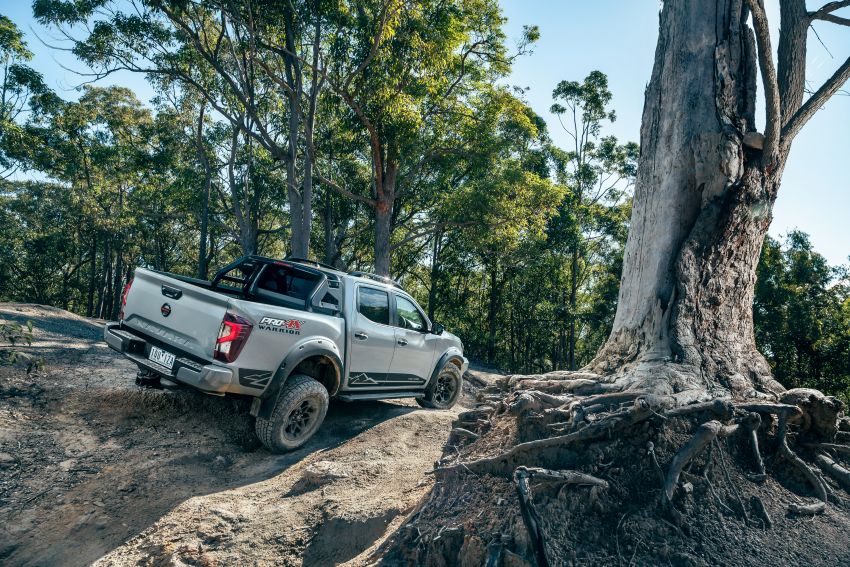 Nissan Navara Pro-4X Warrior 2021 được cải tiến cả hệ thống treo