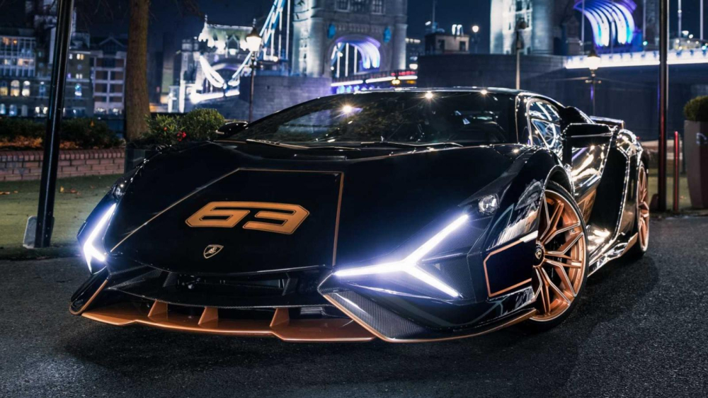 Chiếc xe Lamborghini Sian n&agrave;y c&ograve;n c&oacute; logo 63