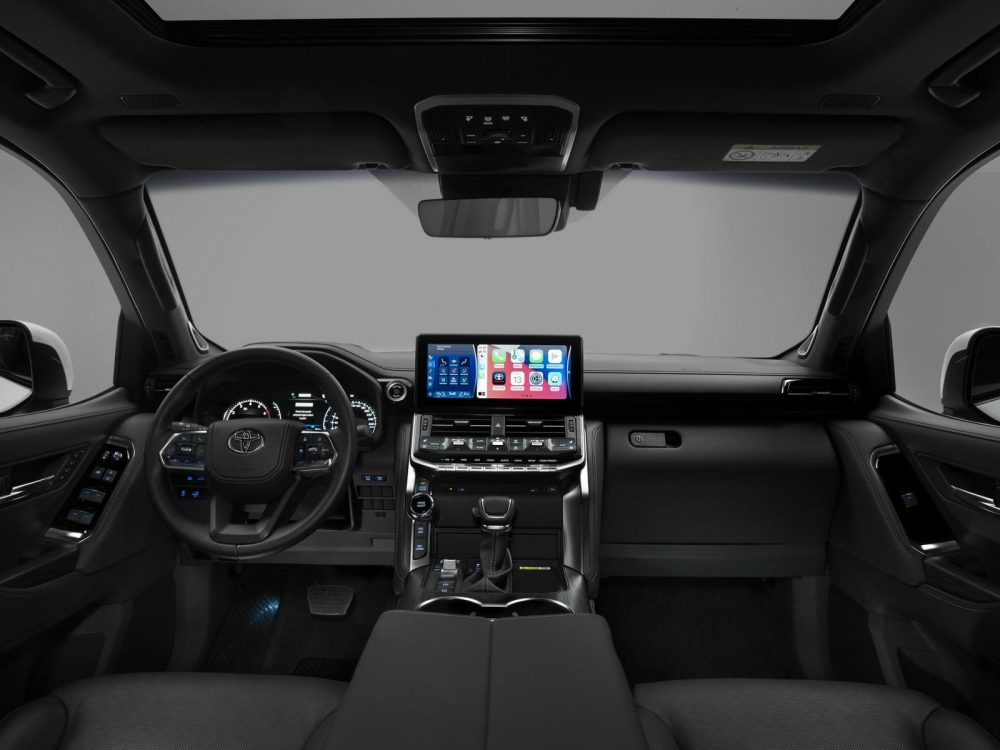 Nội thất của Toyota Land Cruiser 2022.