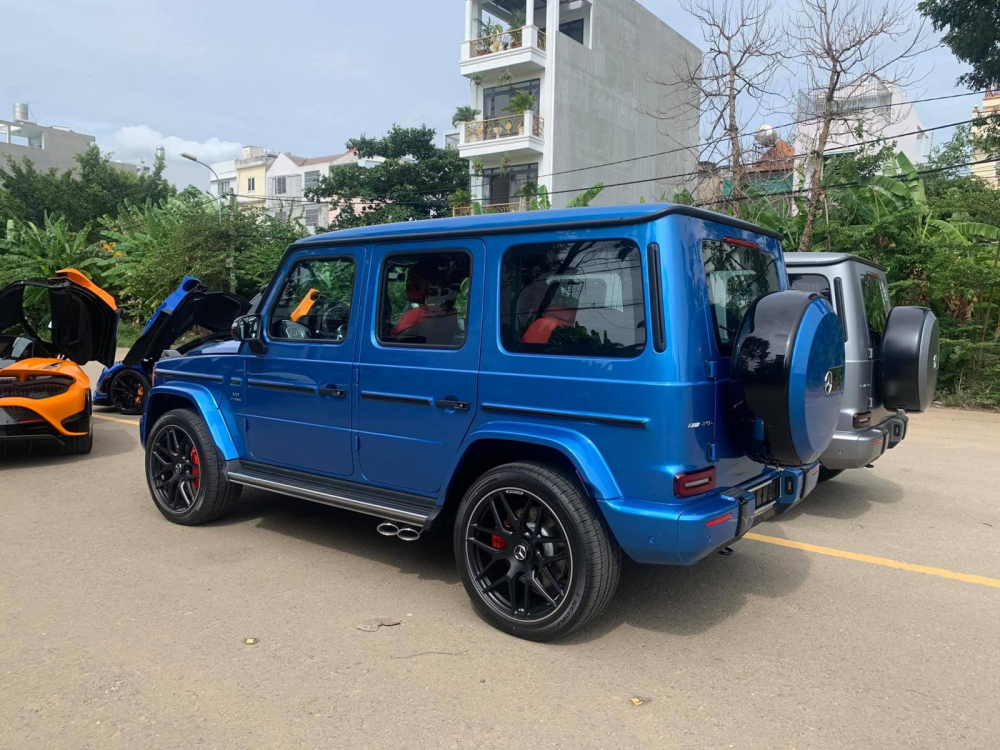 Ngoài ra là bộ mâm đa chấu kép sơn đen nhám