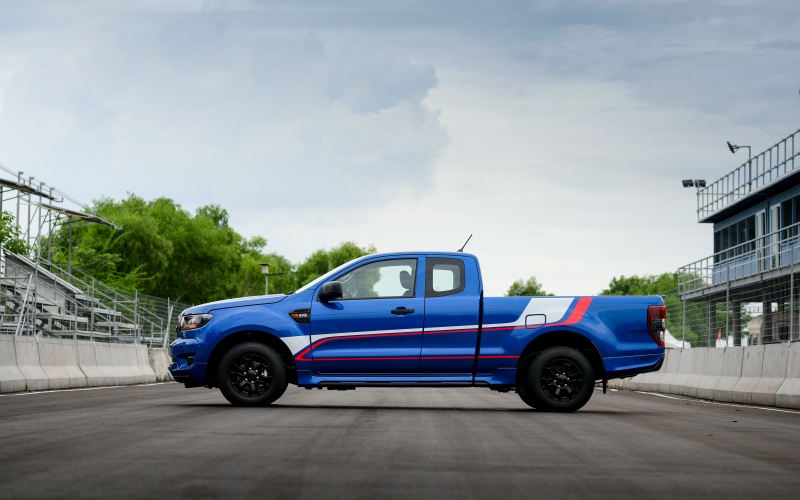 Ford Ranger XL Street 25th Anniversary Edition 2021 c&ograve;n c&oacute; bộ body kit mới