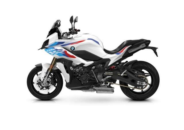 BMW S1000XR 2022 ra mắt với m&agrave;u v&agrave; trang bị mới