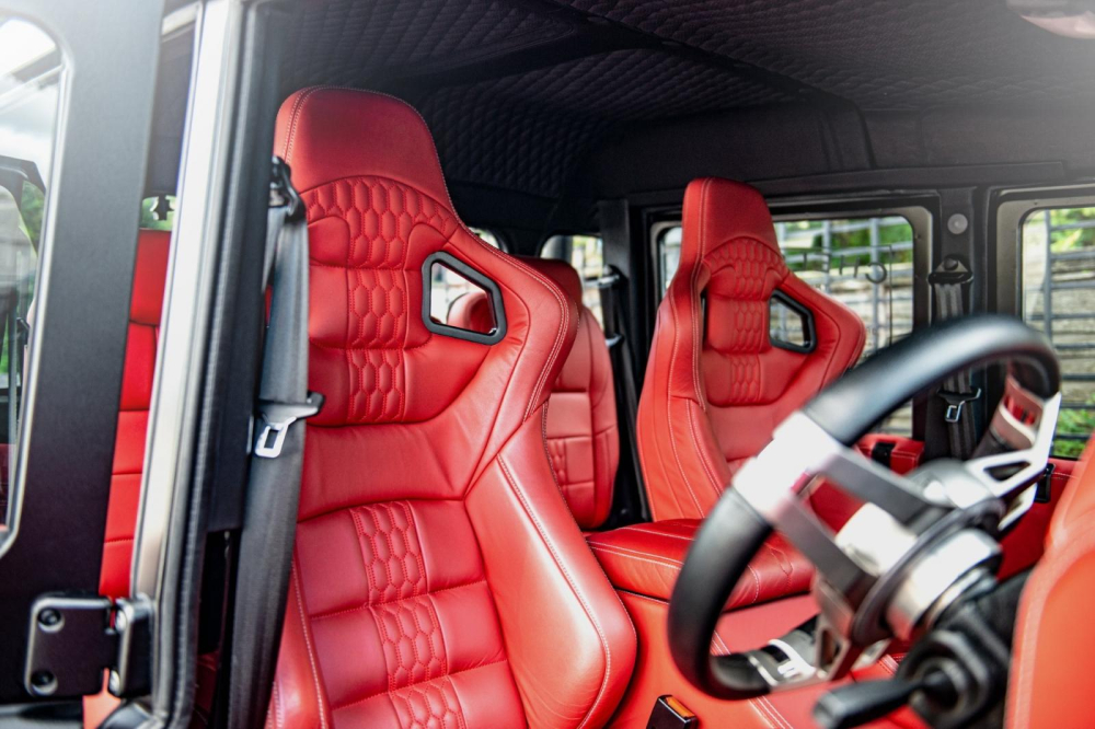 Nội thất của Kahn Flying Huntsman 6x6