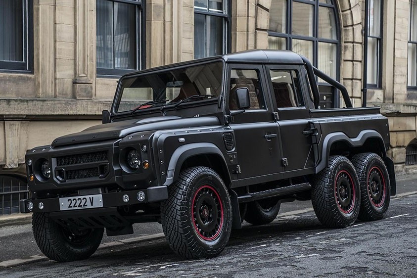 Phía trước của Kahn Flying Huntsman 6x6
