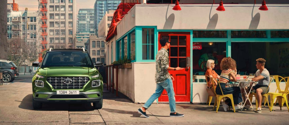 Hyundai Venue 2022 với màu xanh ngoại thất mới