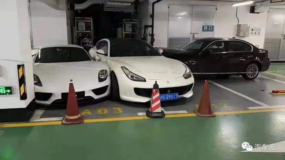 Vụ tai nạn n&agrave;y khiến cư d&acirc;n mạng thốt l&ecirc;n chỉ thấy m&ugrave;i tiền
