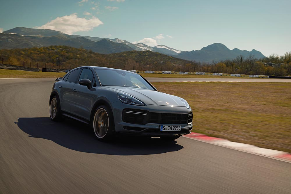 Porsche Cayenne Turbo GT - phi&ecirc;n bản mạnh mẽ nhất của Cayenne.