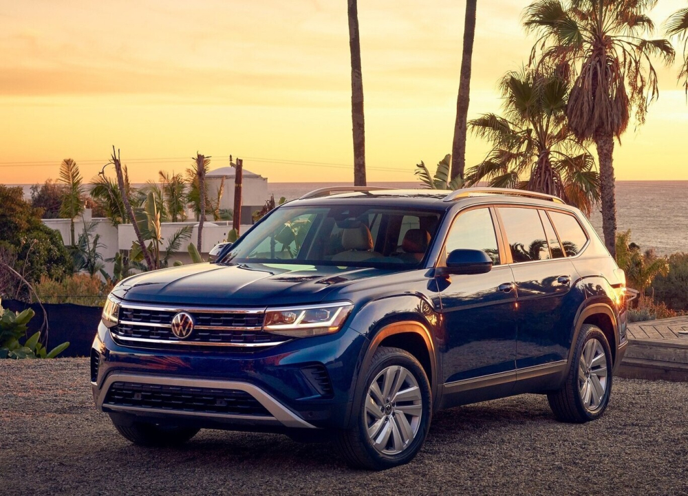 Thiết kế của Volkswagen Teramont sử dụng khá nhiều đường nét vuông vức, đem tới cảm giác cơ bắp đậm chất SUV cỡ lớn.