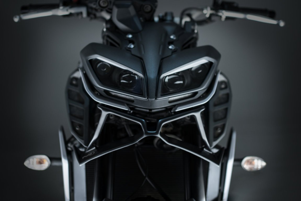 Thiết kế như một bộ Thiết kế như một bộ râu rất hài hòa với dàn đầu trên Yamaha MT-09