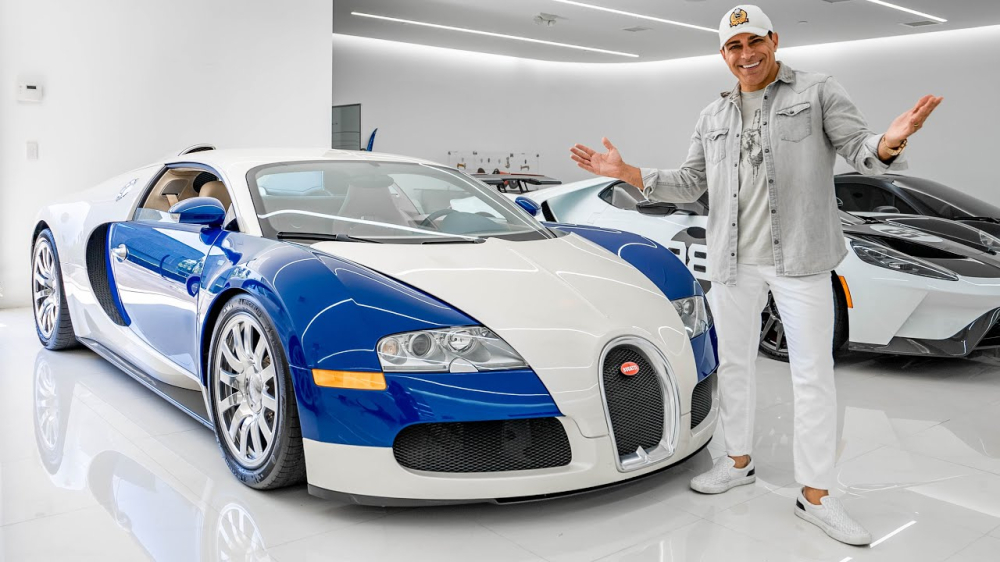 Chiếc si&ecirc;u xe Bugatti Veyron n&agrave;y của &ocirc;ng Khoshbin chưa từng được thay lốp trong 15 năm qua