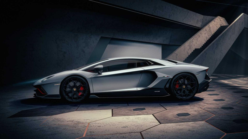 Lamborghini Aventador LP 780-4 Ultimae dùng vành 20 inch trước 21 inch sau