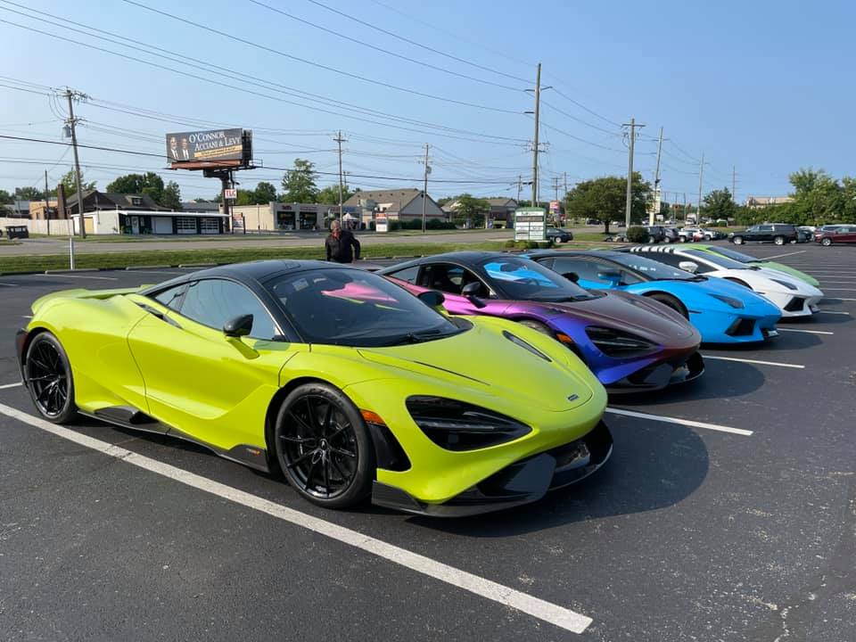 McLaren 765LT màu xanh neon và màu tắc kè của các thành viên Gia Lai Team McLaren 765LT màu xanh neon và màu tắc kè của các thành viên Gia Lai Team