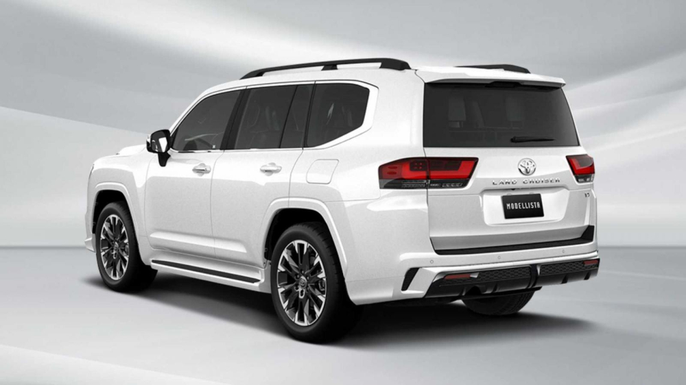 Toyota Land Cruiser 2022 với g&oacute;i phụ kiện Modellista c&ograve;n c&oacute; cản sau v&agrave; v&agrave;nh kh&aacute;c biệt