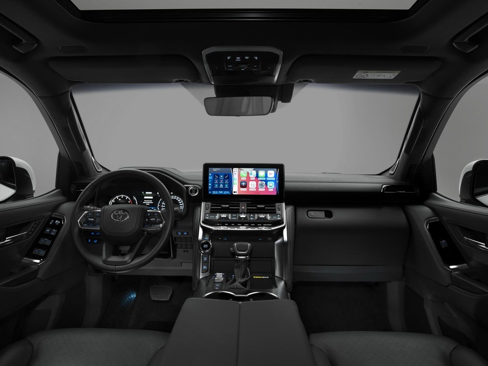 Nội thất b&ecirc;n trong Toyota Land Cruiser 2022
