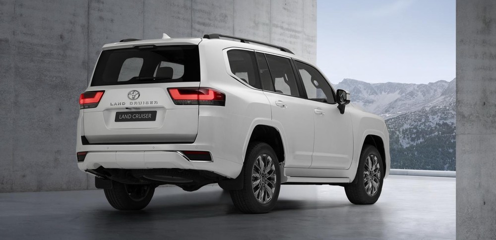 Toyota Land Cruiser 2022 nguy&ecirc;n bản