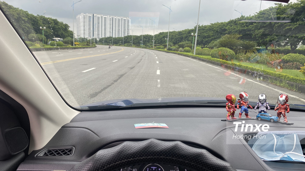 Nếu lái xe căn vạch kẻ đường cắt vào tâm vô-lăng... Nếu lái xe căn vạch kẻ đường cắt vào tâm vô-lăng...