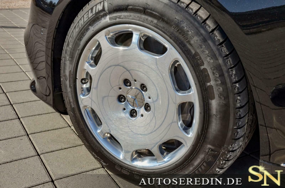 Bộ vành đậm chất cổ điển của Mercedes-Maybach S 650 Pullman Guard Bộ vành đậm chất cổ điển của Mercedes-Maybach S 650 Pullman Guard